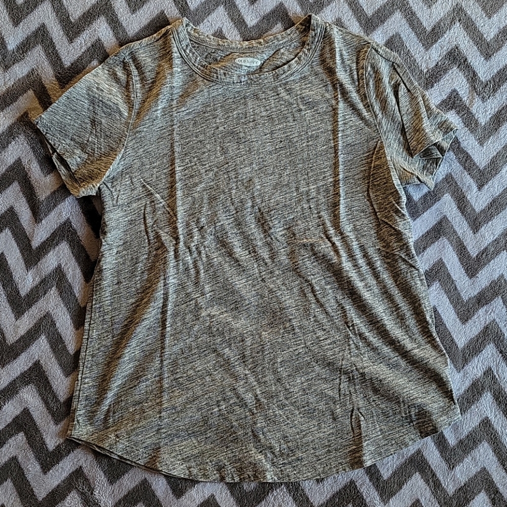 Old Navy everywhere tee